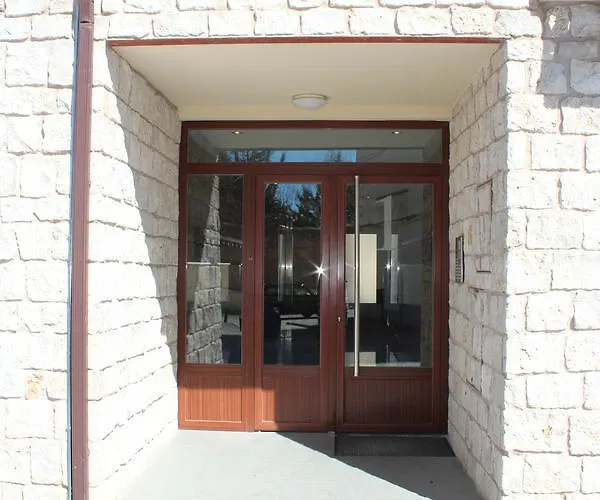 Apartamento ático Vista Alegre *